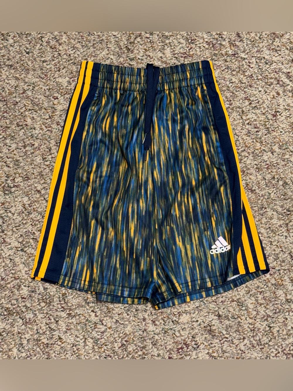 Adidas Boys' juniors size small 8/10 shorts Basketball shorts Athletic Shorts